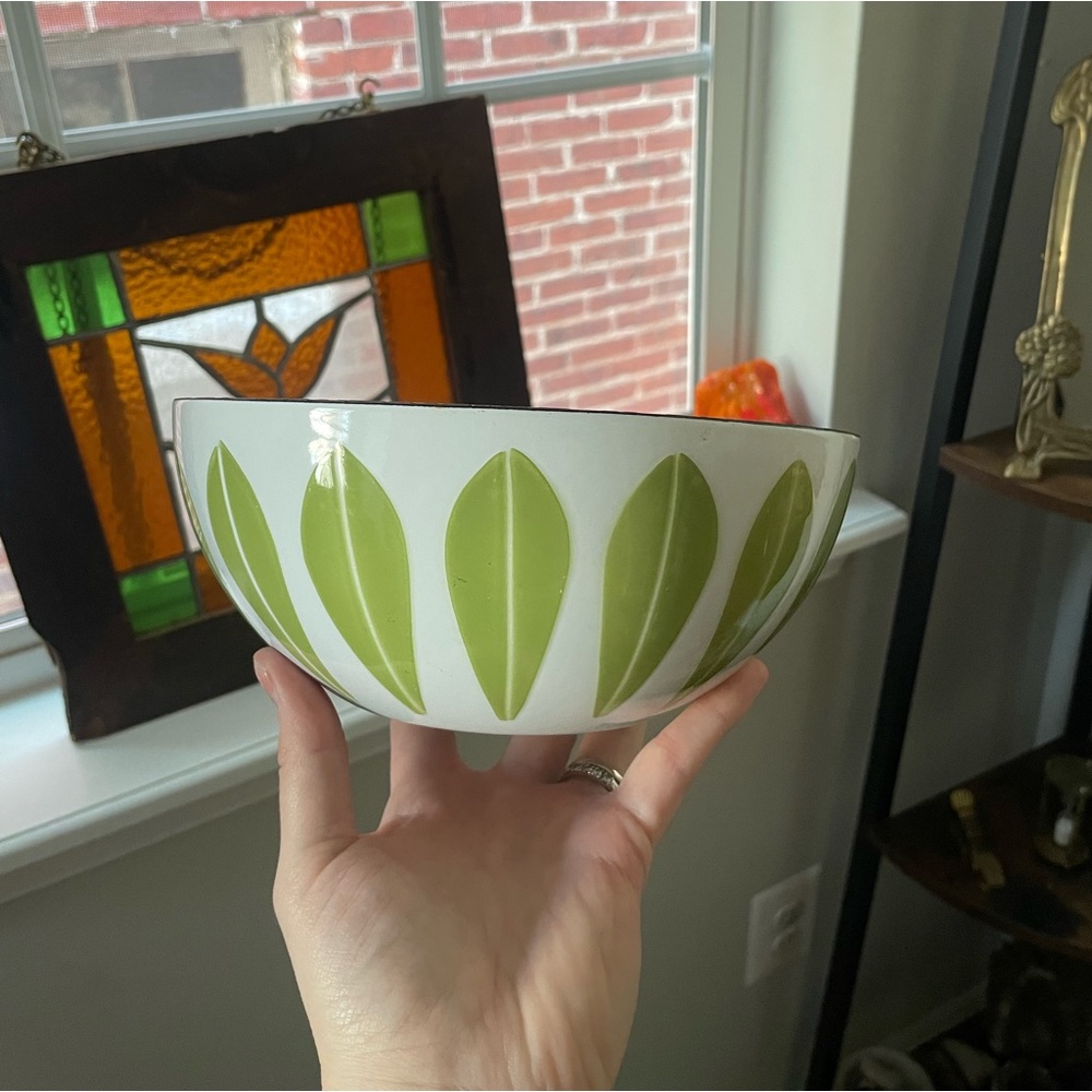 8” Catherineholm White Lotus Enamelware Nesting Bowl